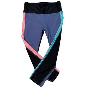 Body Glove Black & Multi-Colored Athleisure Capri Leggings